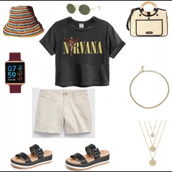 GAP 5" Khaki Shorts - Picture 2 of 4